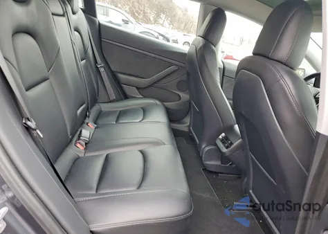 2021 Tesla Model 3 z USA, uszkodzony, nr VIN 5YJ3E1EB1MF974107